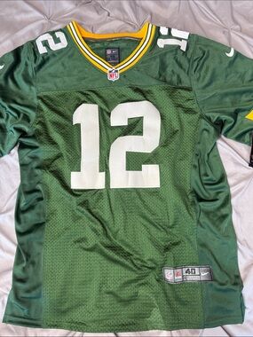 Nike Men’s Green & White #12 Rodgers Green Bay Packers Football Jersey - Size 40